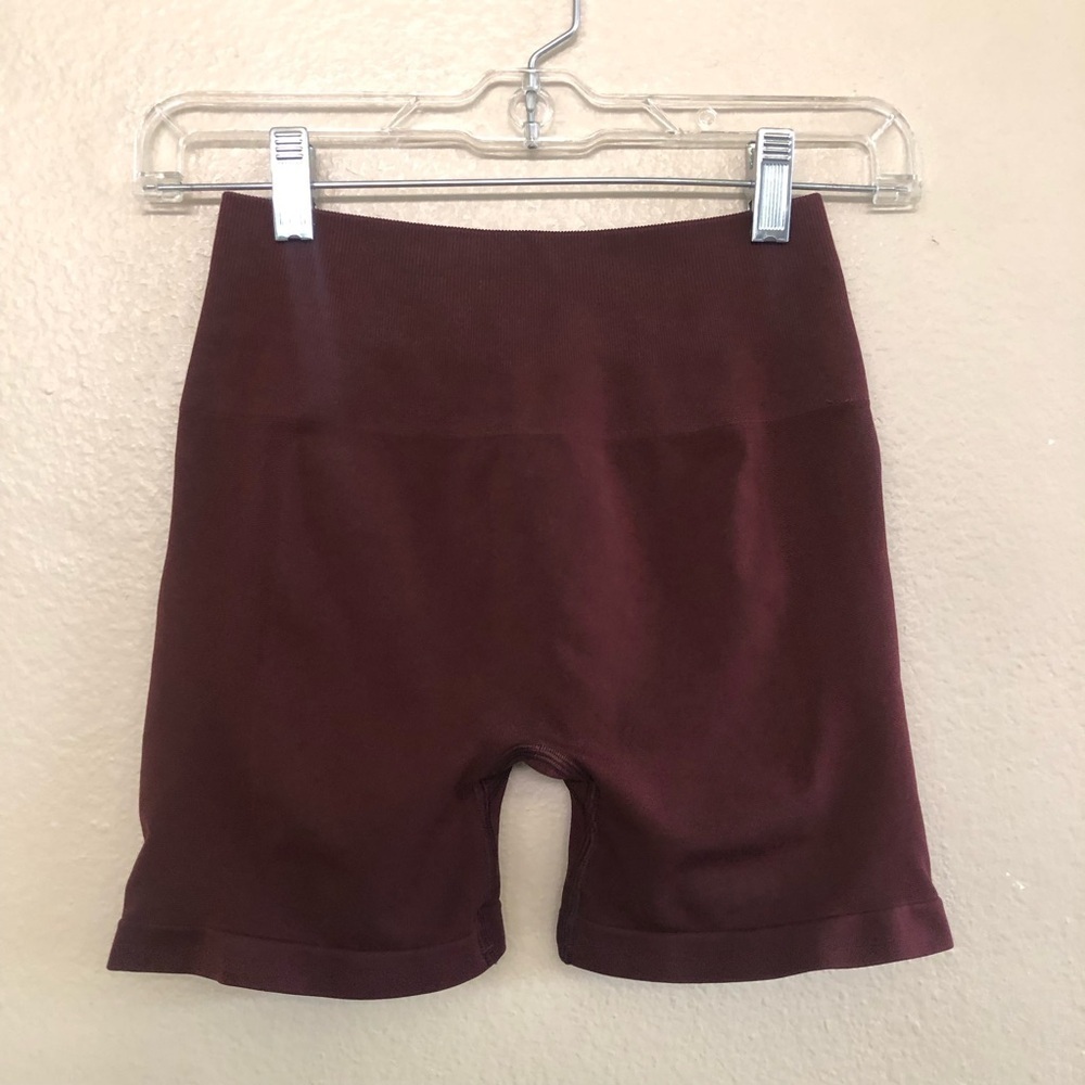 Alphalete Women's Amplify Seamless Scrunch Short Size S - Picture 2 of 14